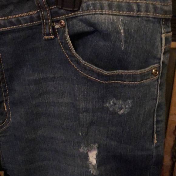 Denim capris semi distressed Embroidered pockets size 14 - Picture 3 of 12